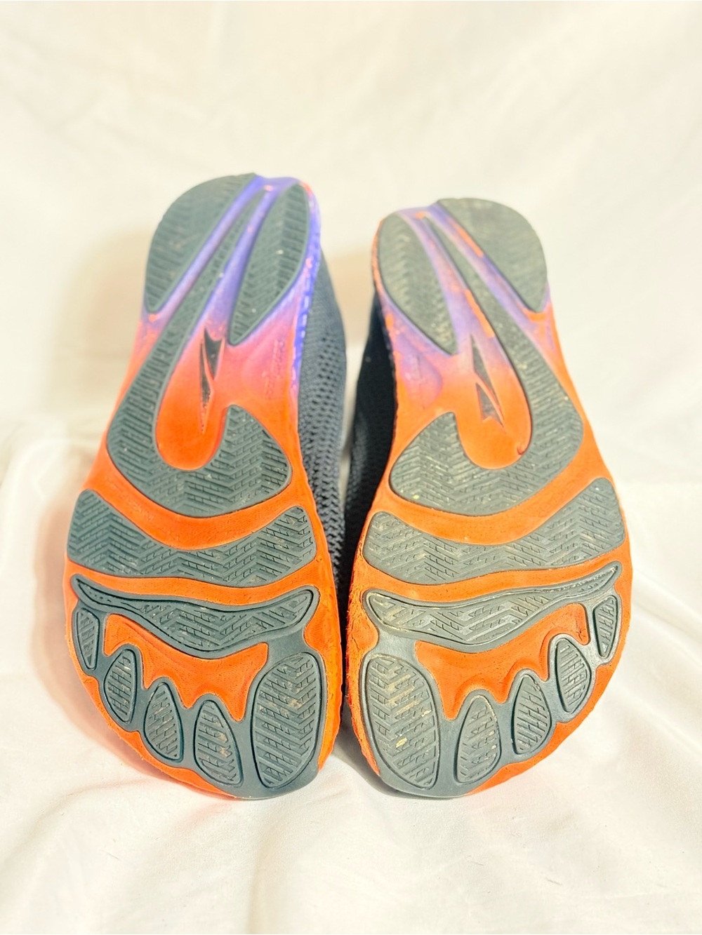 Altra Escalante Black size 11 Running Shoe Red Accent Orange to Purple Gradient - Picture 10 of 13